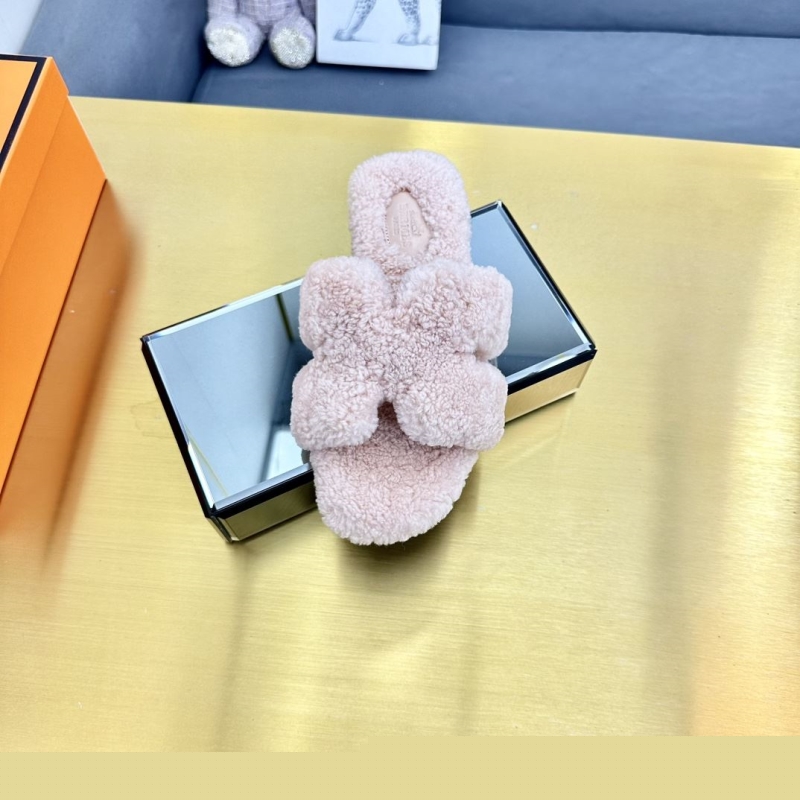 H**mes slippers
